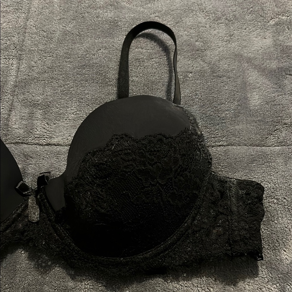Classic Black Adjustable Strap Bra - Picture 3 of 9